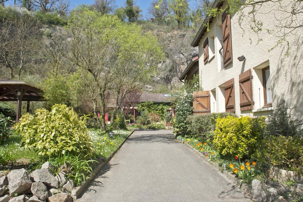 Hotellerie De La Cascade Saint-Genis-les-Ollieres