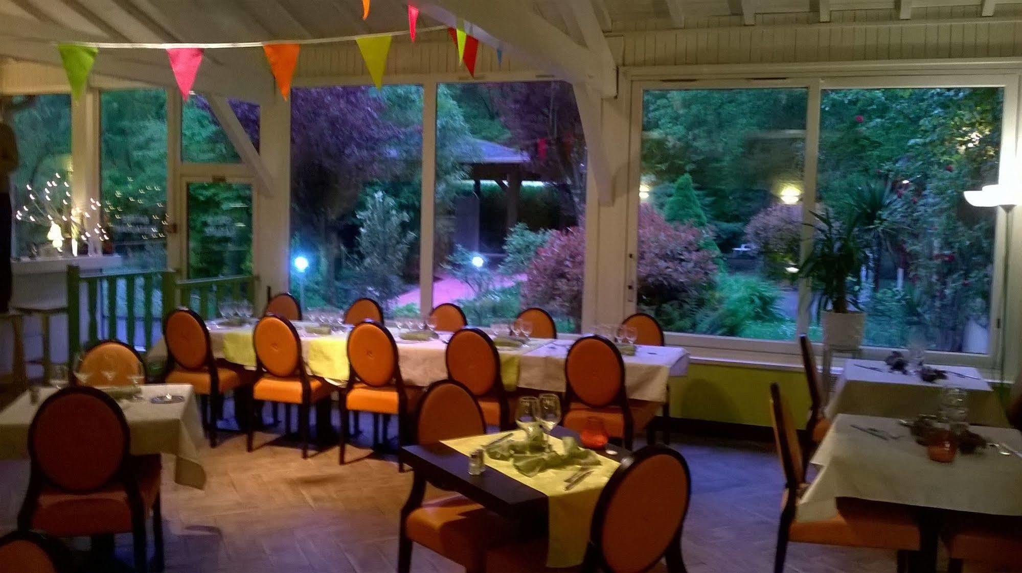 Hotellerie De La Cascade Hotel Saint-Genis-les-Ollieres